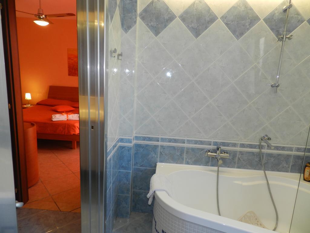 B&B L'Antica Rimessa Lecce Extérieur photo